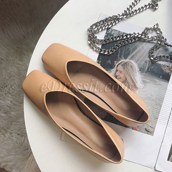 Zapatos planos de punta cerrada con punta de cuero de moda
