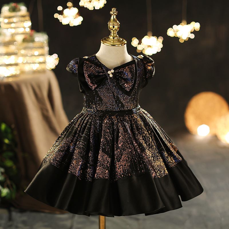 Prinzessin Scoop Satin Blumenmädchenkleider in Schwarz