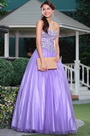 Robe de bal lilas style princesse décolleté coeur en perles