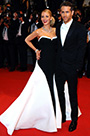 Robe de soirée sans bretelle noire et blanche Blake Lively