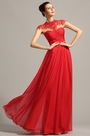 Robe de soirée longue rouge originale à encolure dentelle
