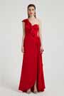 Красное вечернее платье с разрезом на одно плечо и оборками