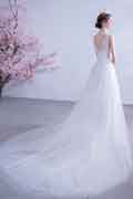 White Classic V-Cut Lace Applique Bridal Wedding Dress