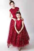 Neue Mama und Mich passendes rotes langes Prinzessin kleid