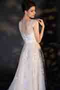 White Cap Sleeveless Lace Applique Wedding Dress
