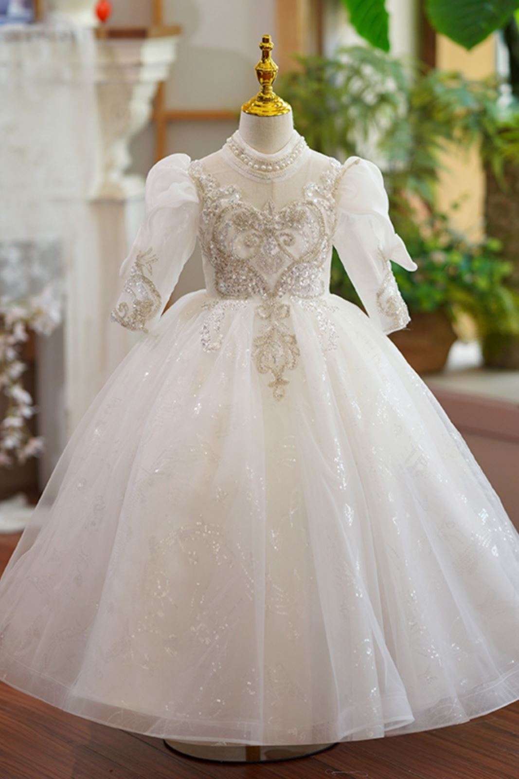 Prinzessin Juwelenhals Bodenlang Organza Blumenmädchenkleider in Weiß