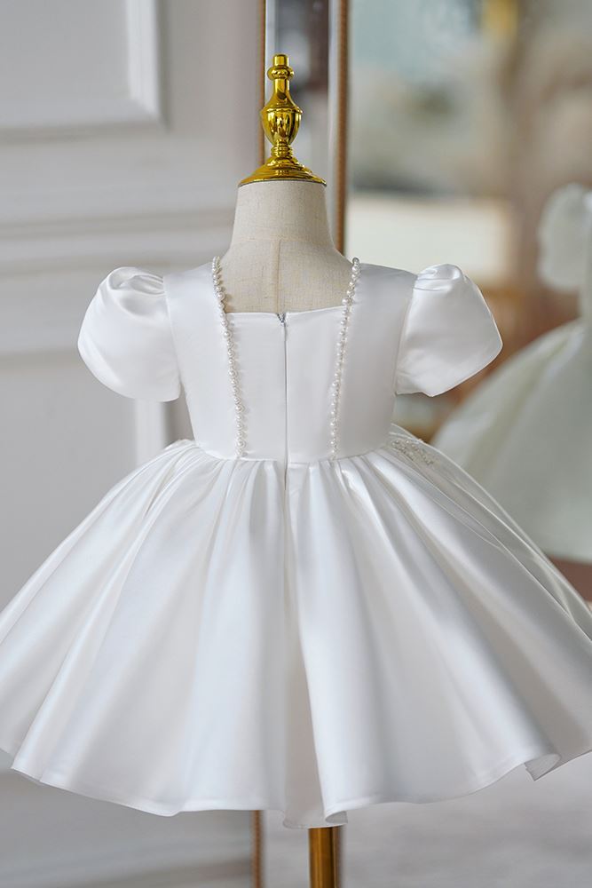 Prinzessin Quadratisch Satin Blumenmädchenkleider in Weiß