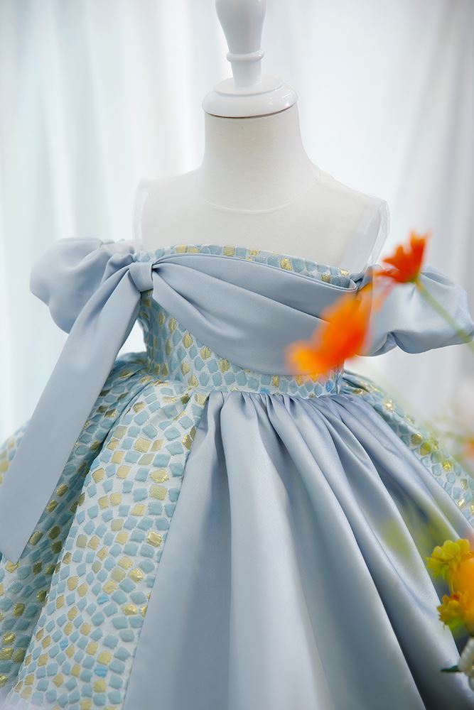 Prinzessin Runden Satin Blumenmädchenkleider in Staubigblau