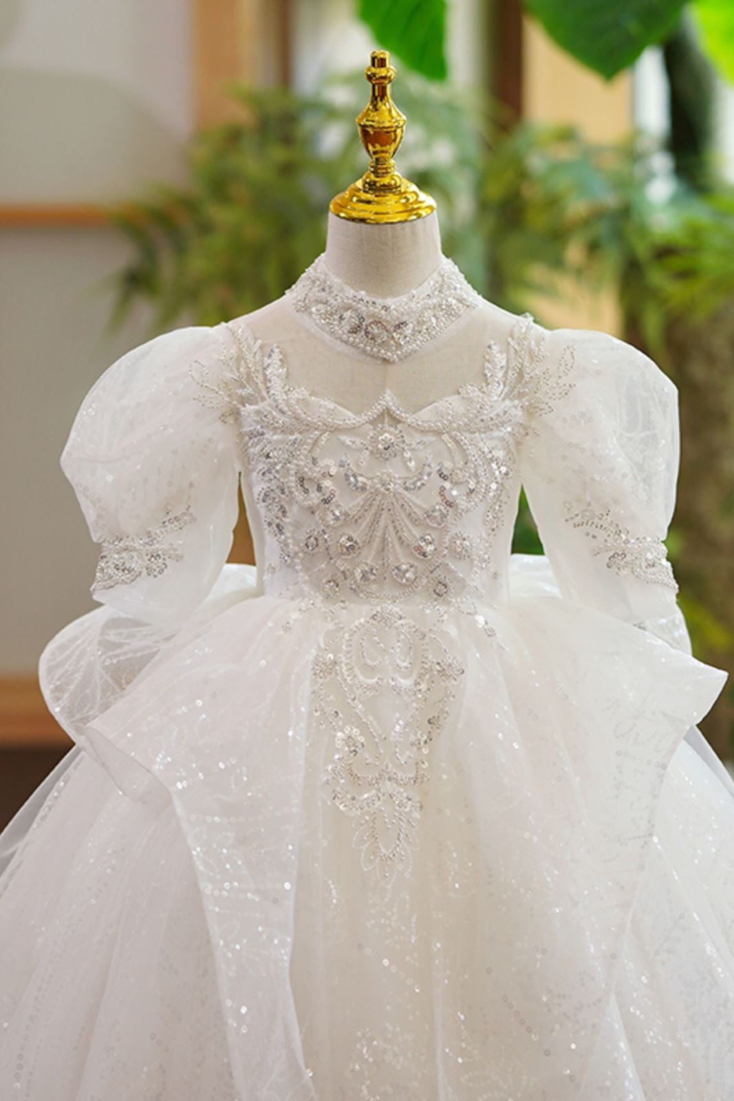 Prinzessin Juwelenhals Bodenlang Organza Blumenmädchenkleider in Weiß