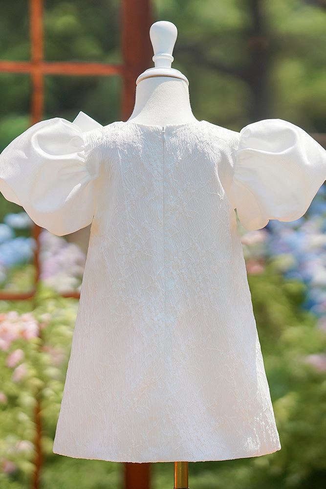 Prinzessin Runden Kurz Satin Blumenmädchenkleider in Weiß