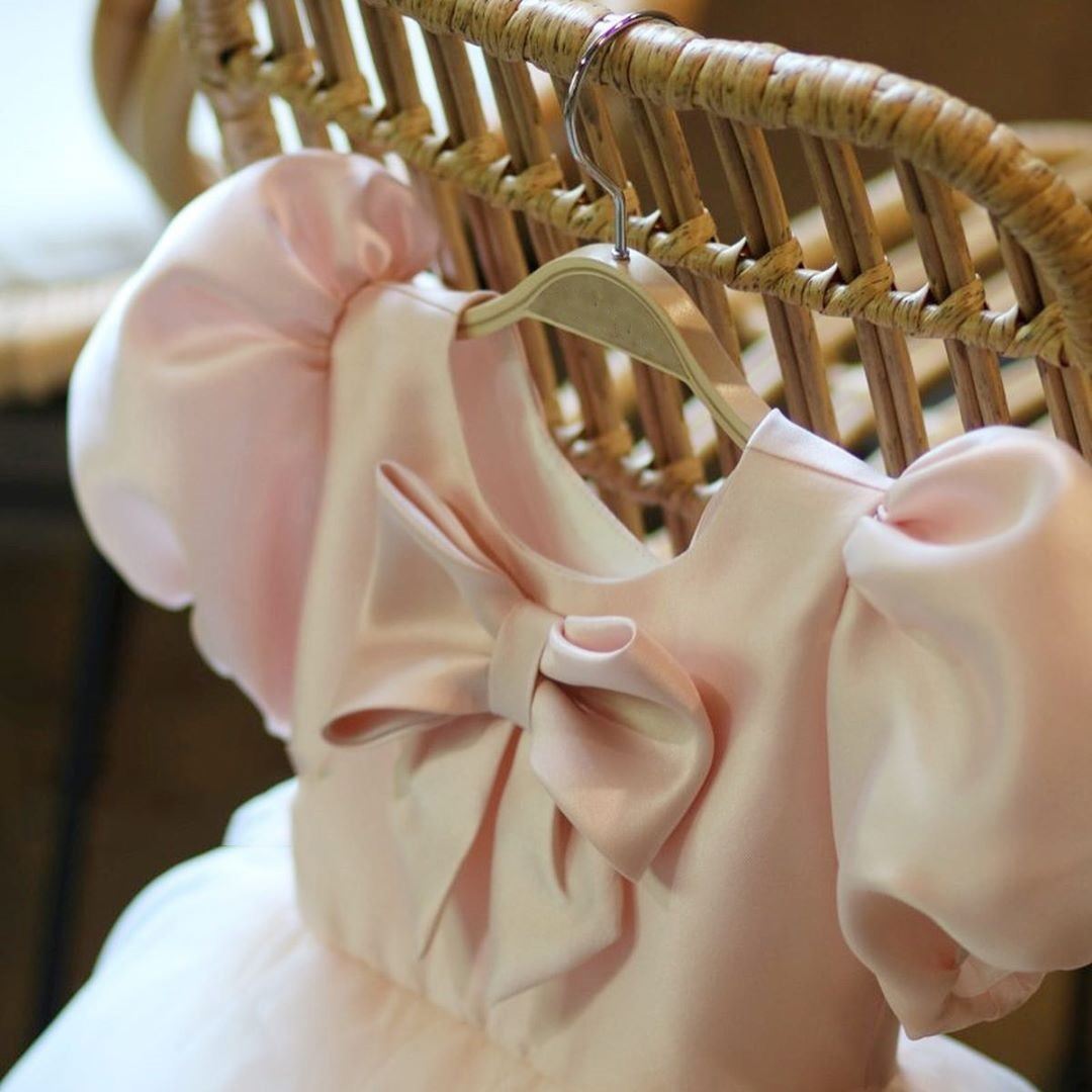 Prinzessin Runden Wadenlang Satin Blumenmädchenkleider in Rosa