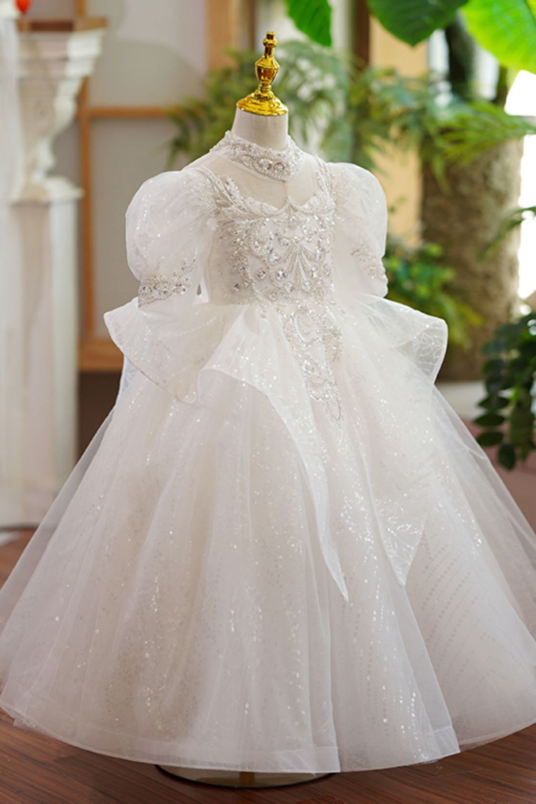 Prinzessin Juwelenhals Bodenlang Organza Blumenmädchenkleider in Weiß