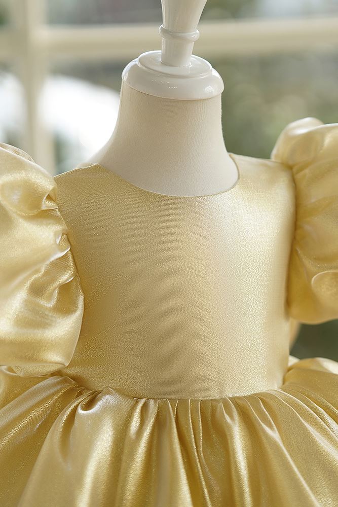 Runden Wadenlang Satin Blumenmädchenkleider in Gold