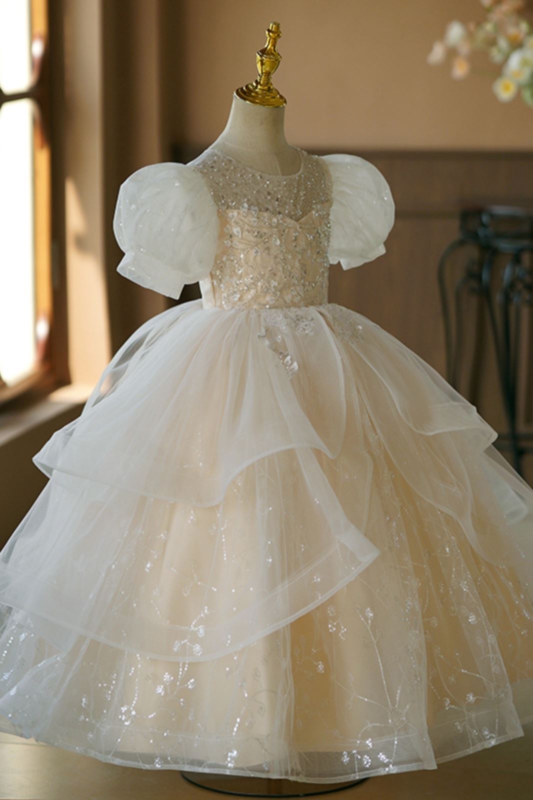 Prinzessin Runden Bodenlang Organza Blumenmädchenkleider in Weiß