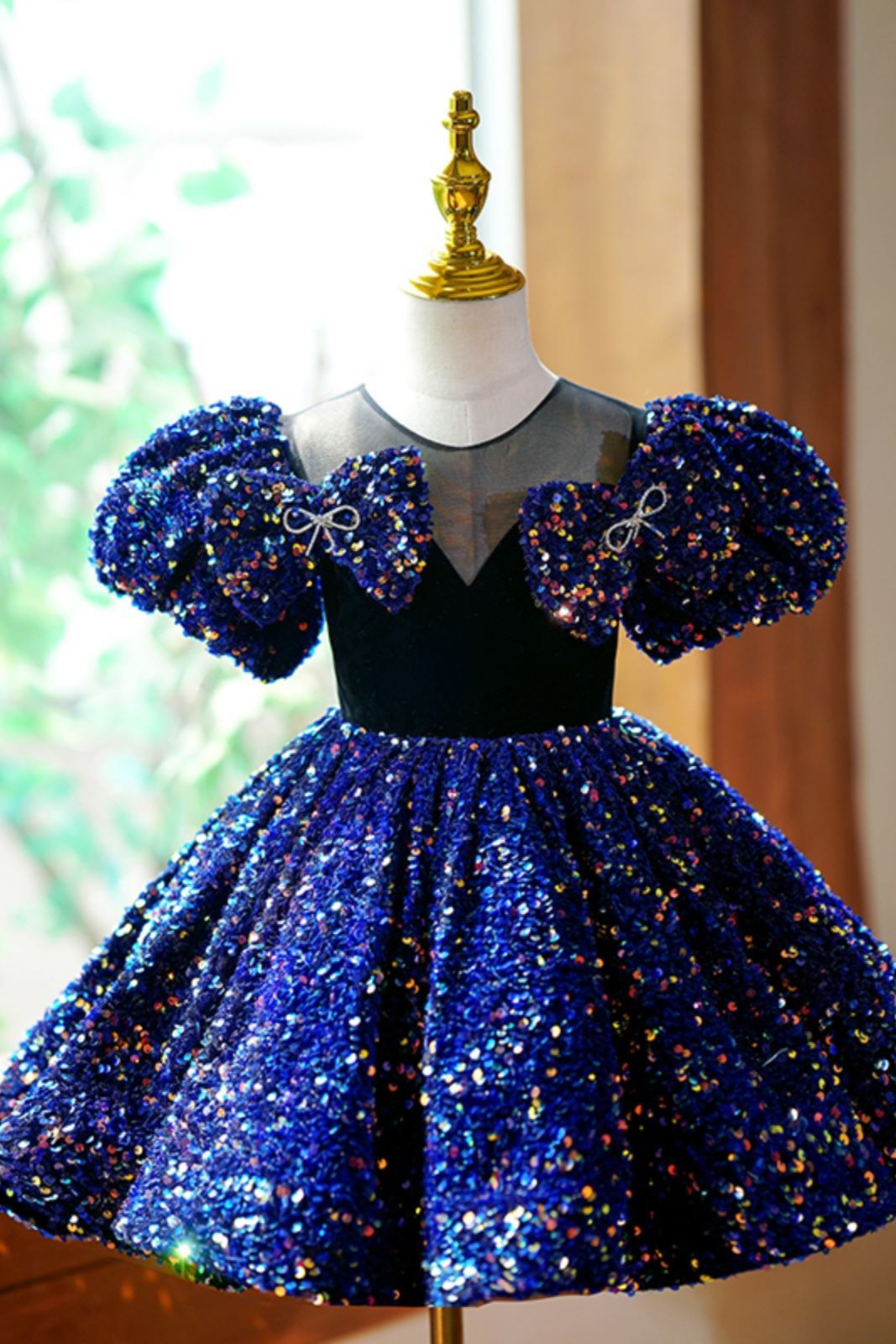 Prinzessin Wadenlang Pailletten Blumenmädchenkleider in Königsblau