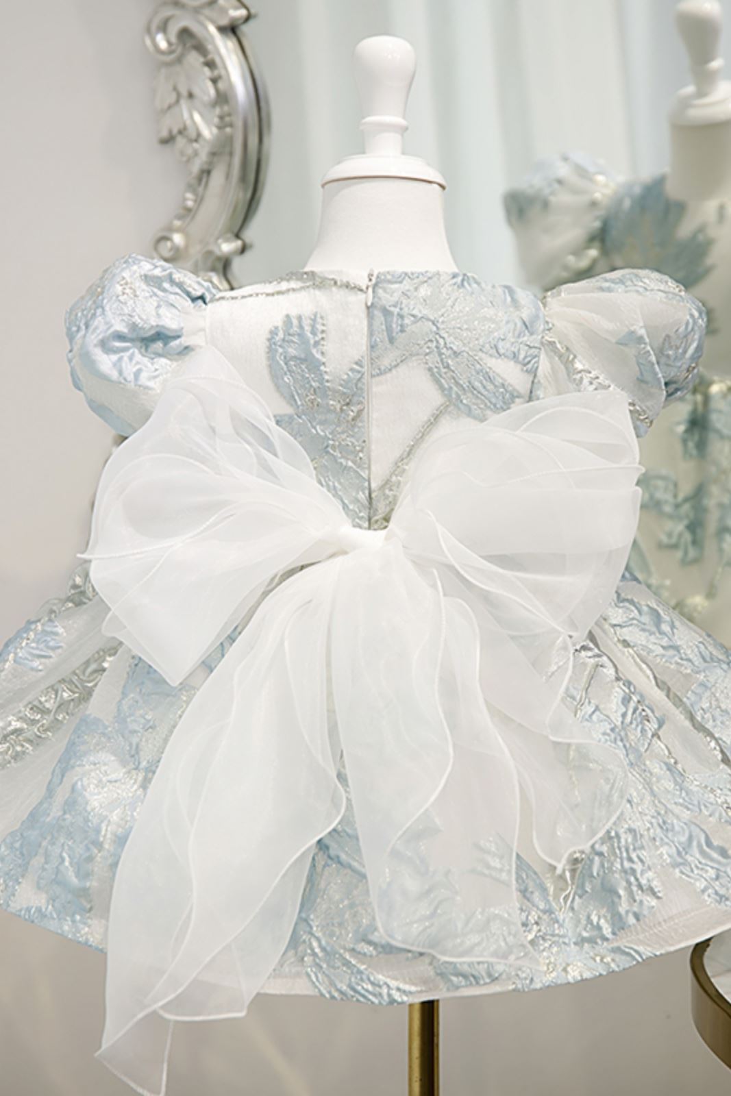 Prinzessin Runden Wadenlang Satin Blumenmädchenkleider in Weiß