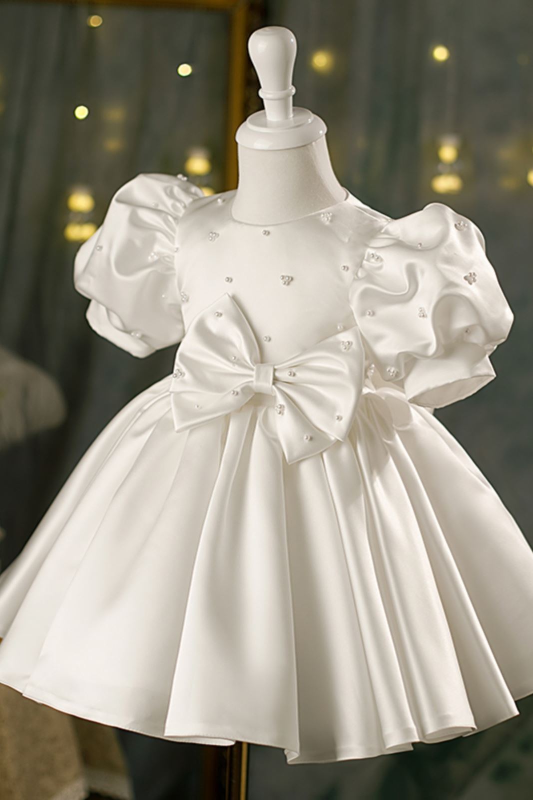 Princesse Longueur à Jambe Satiné robes de demoiselle d'honneur - fillette in Blanc