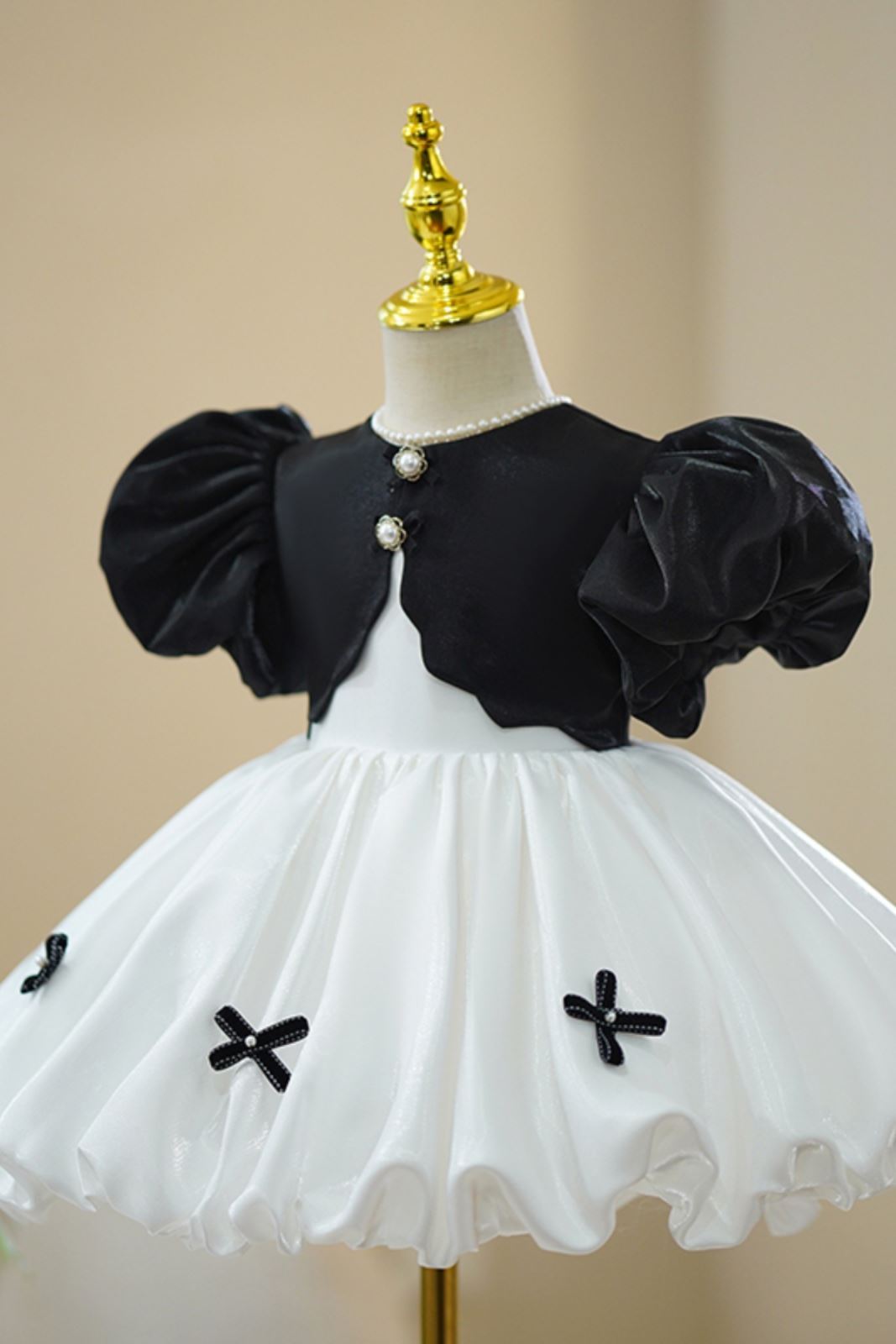 Princesse Longueur à Jambe Satiné robes de demoiselle d'honneur - fillette in Blanc