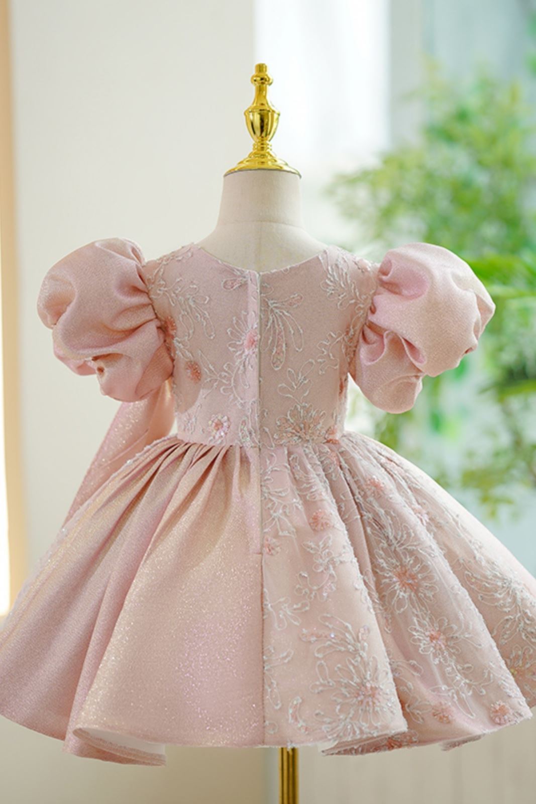 Prinzessin Runden Wadenlang Satin Blumenmädchenkleider in Rosa