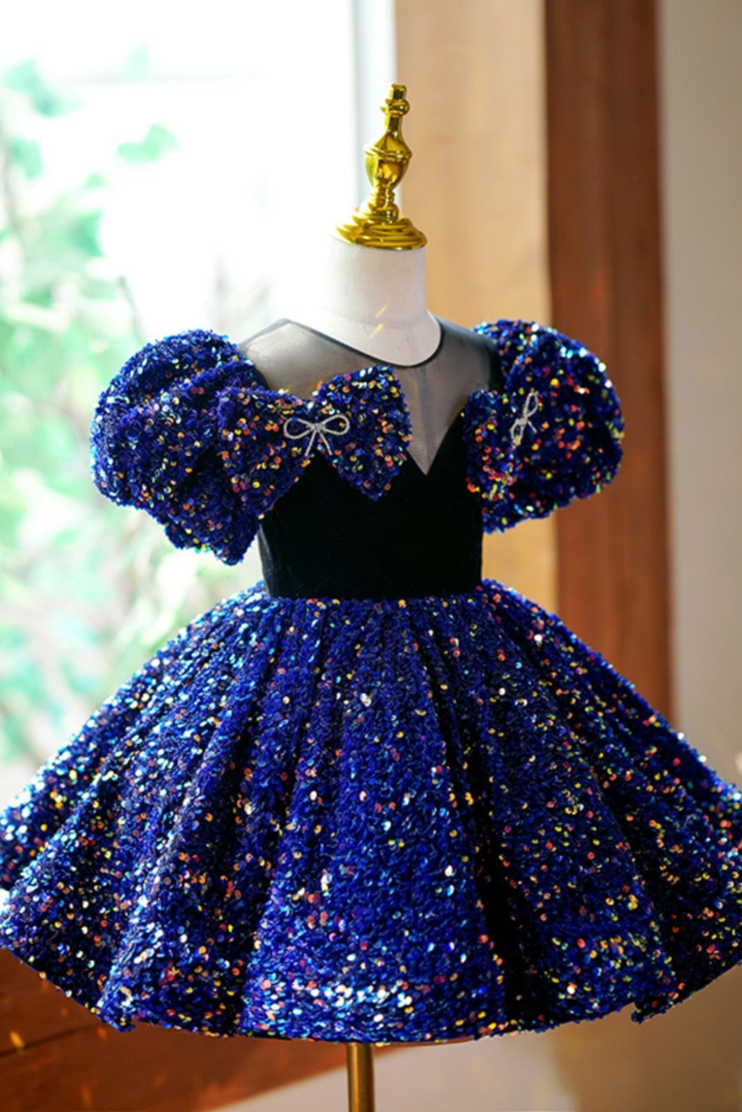 Prinzessin Wadenlang Pailletten Blumenmädchenkleider in Königsblau