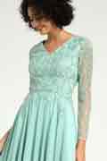 Mintgrünes langärmliges Kleid für die Brautmutter mit Perlenspitze