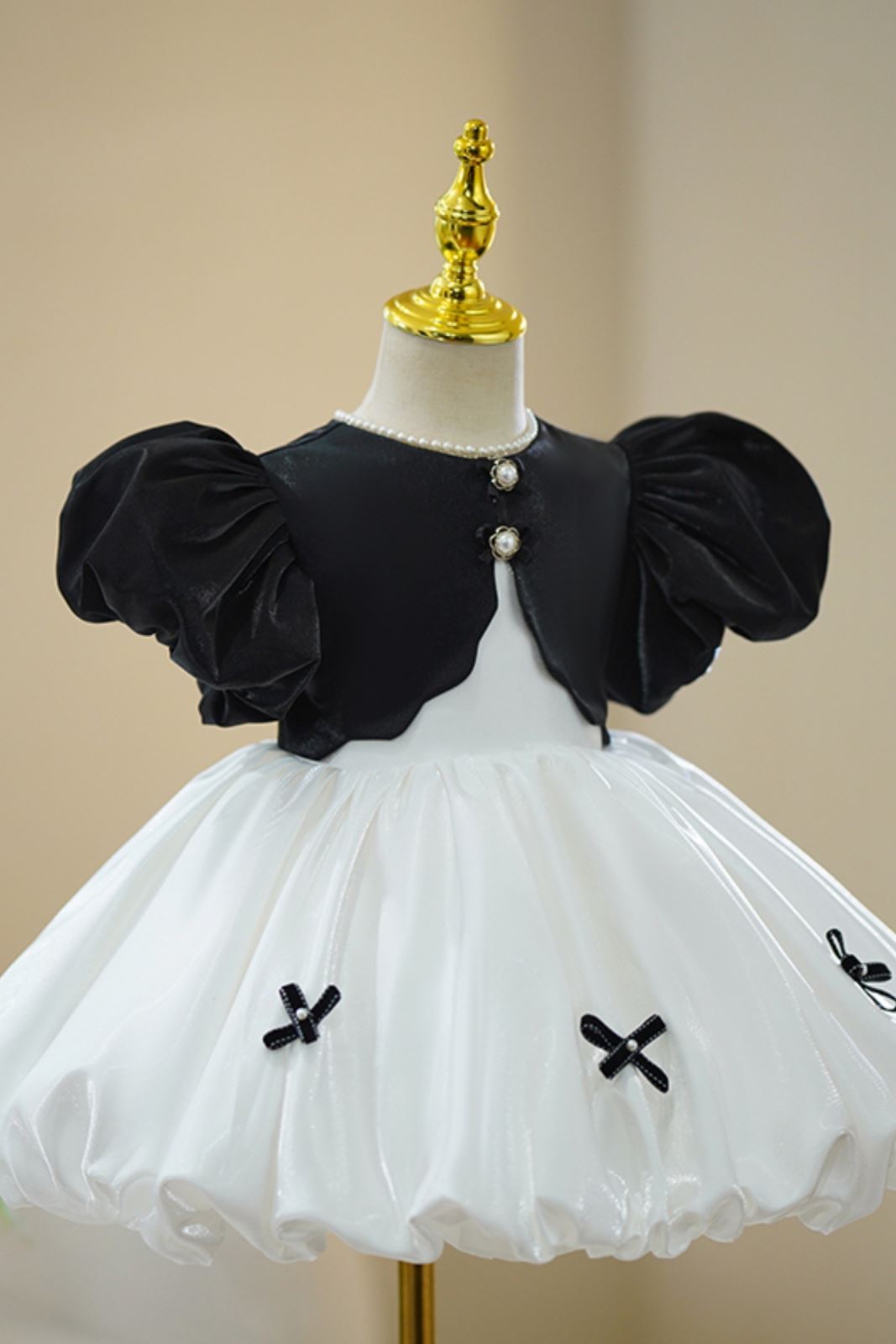 Princesse Longueur à Jambe Satiné robes de demoiselle d'honneur - fillette in Blanc