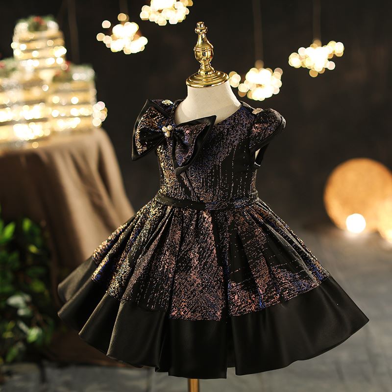 Prinzessin Scoop Satin Blumenmädchenkleider in Schwarz