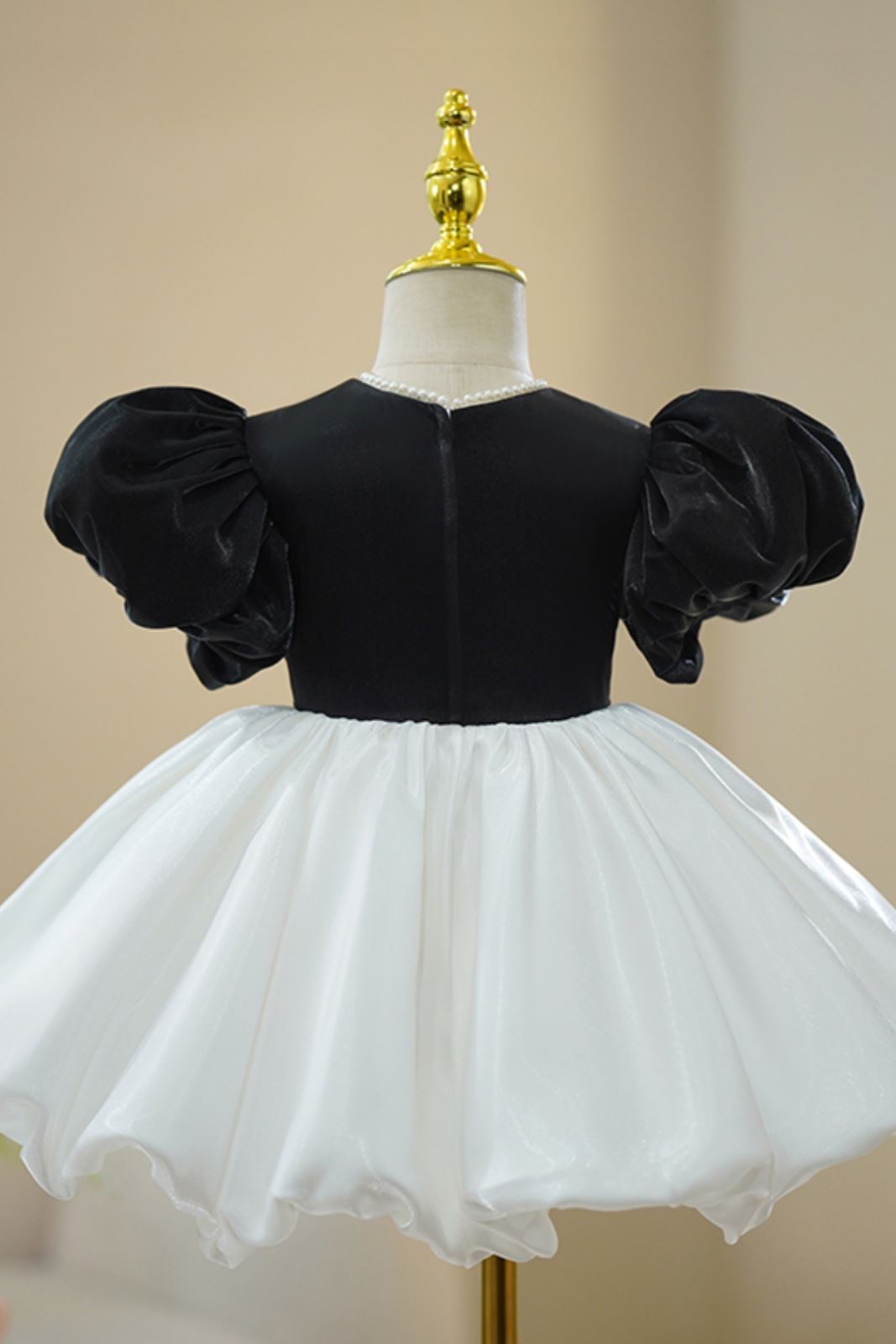 Princesse Longueur à Jambe Satiné robes de demoiselle d'honneur - fillette in Blanc