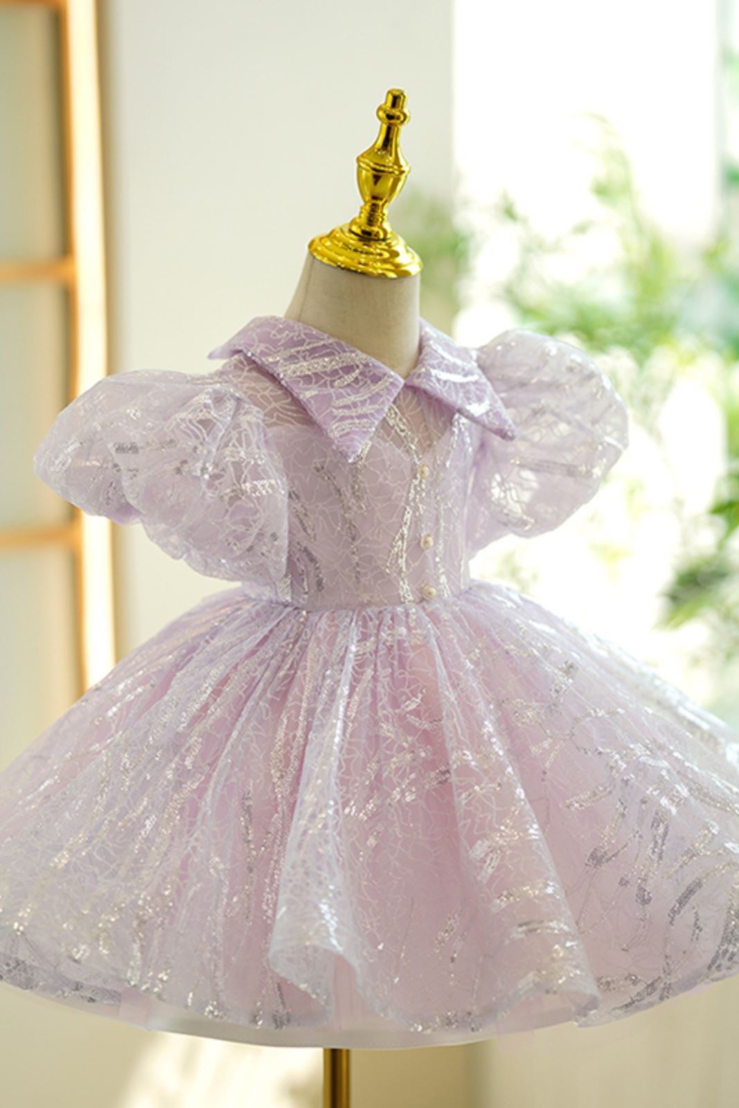 Prinzessin Kragenhals Wadenlang Organza Blumenmädchenkleider in Lila