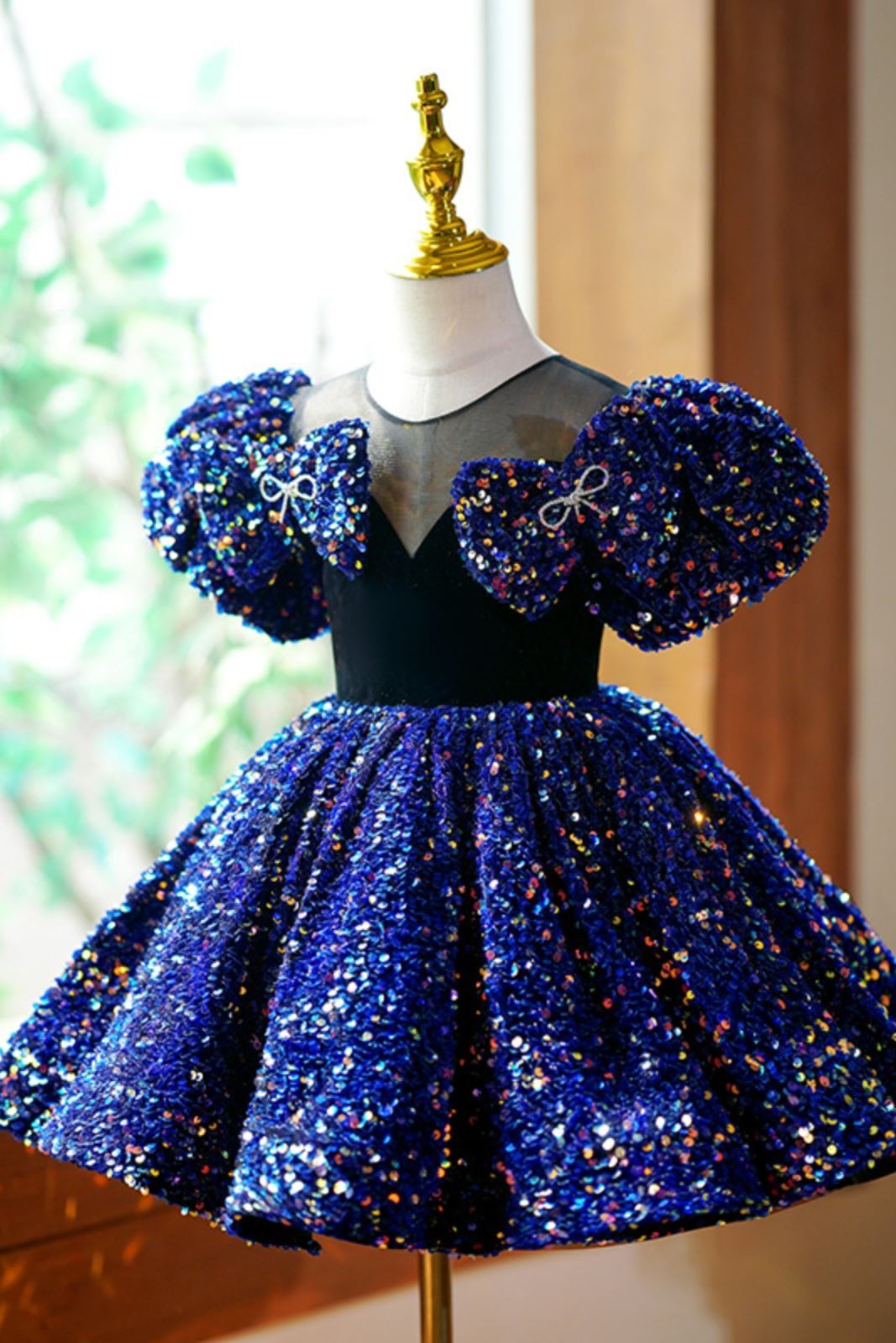 Prinzessin Wadenlang Pailletten Blumenmädchenkleider in Königsblau