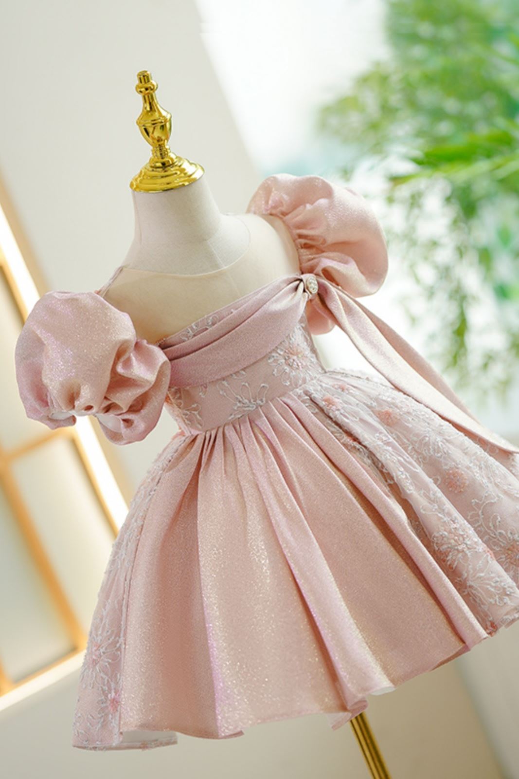 Prinzessin Runden Wadenlang Satin Blumenmädchenkleider in Rosa