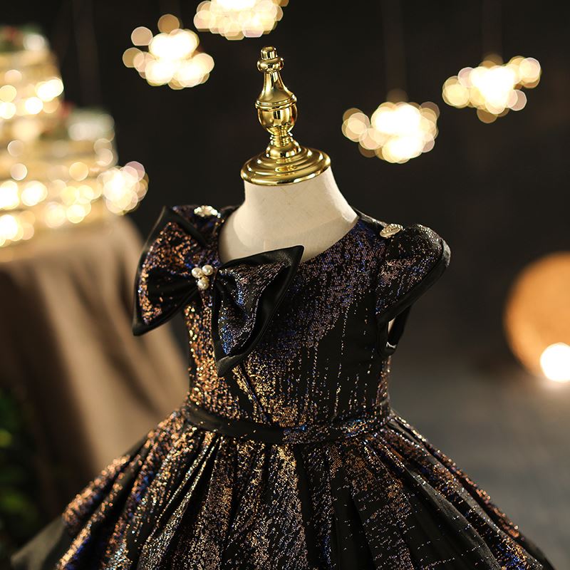 Prinzessin Scoop Satin Blumenmädchenkleider in Schwarz