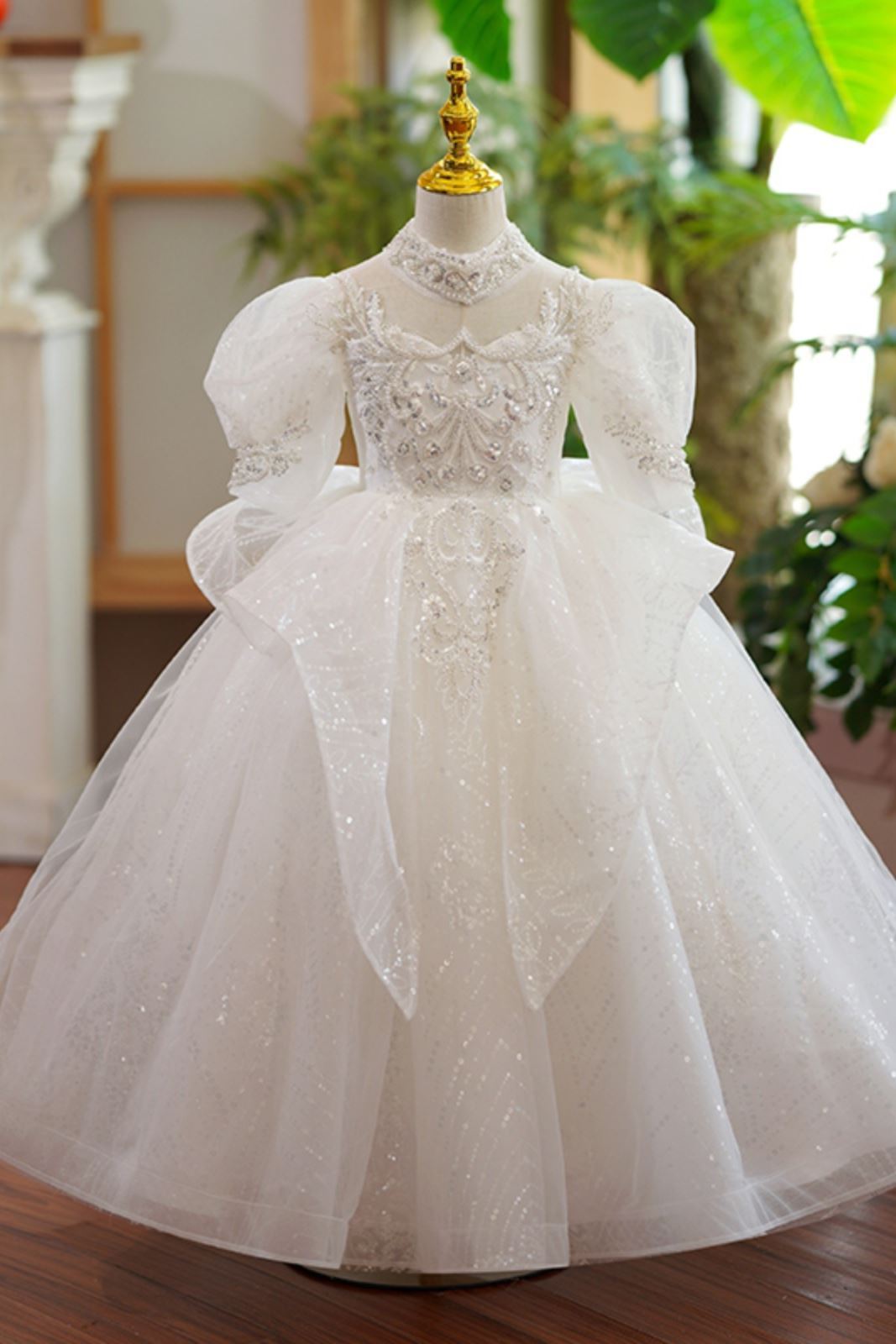 Prinzessin Juwelenhals Bodenlang Organza Blumenmädchenkleider in Weiß