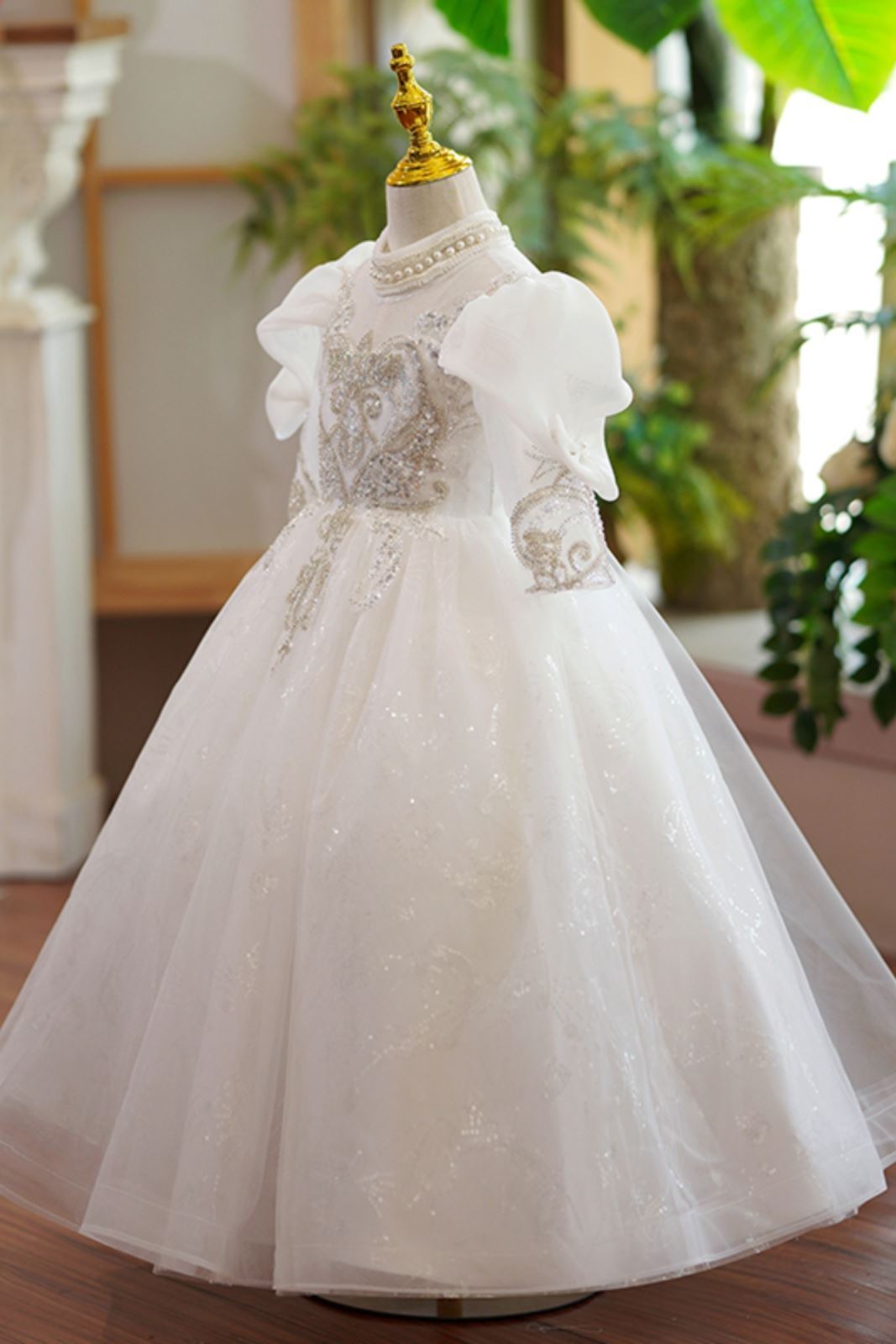 Prinzessin Juwelenhals Bodenlang Organza Blumenmädchenkleider in Weiß