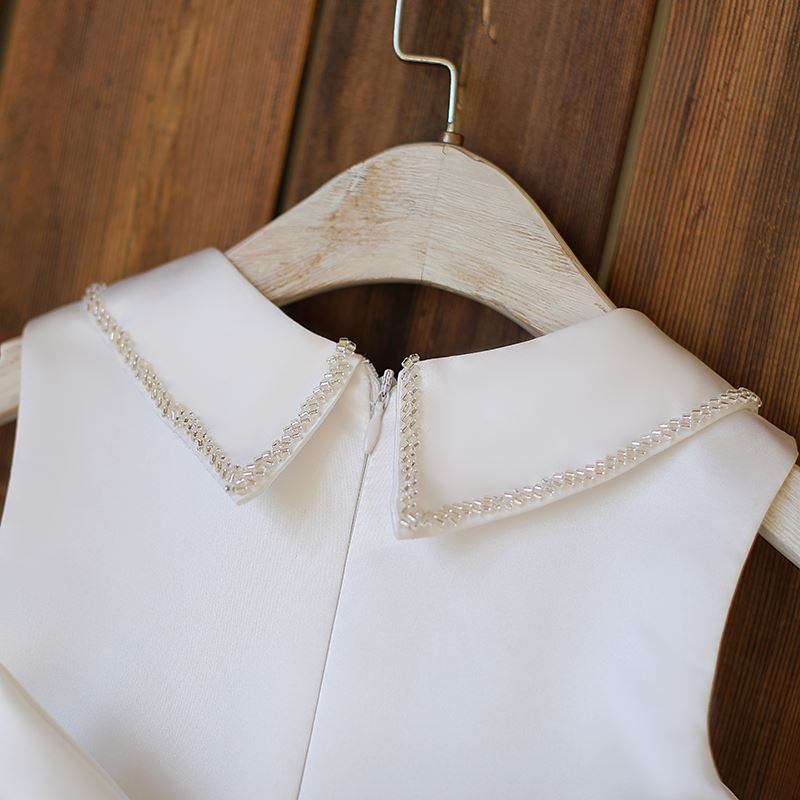 Prinzessin Kragenhals Wadenlang Satin Blumenmädchenkleider in Weiß