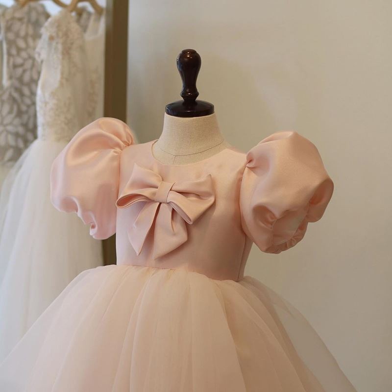 Prinzessin Runden Wadenlang Satin Blumenmädchenkleider in Rosa