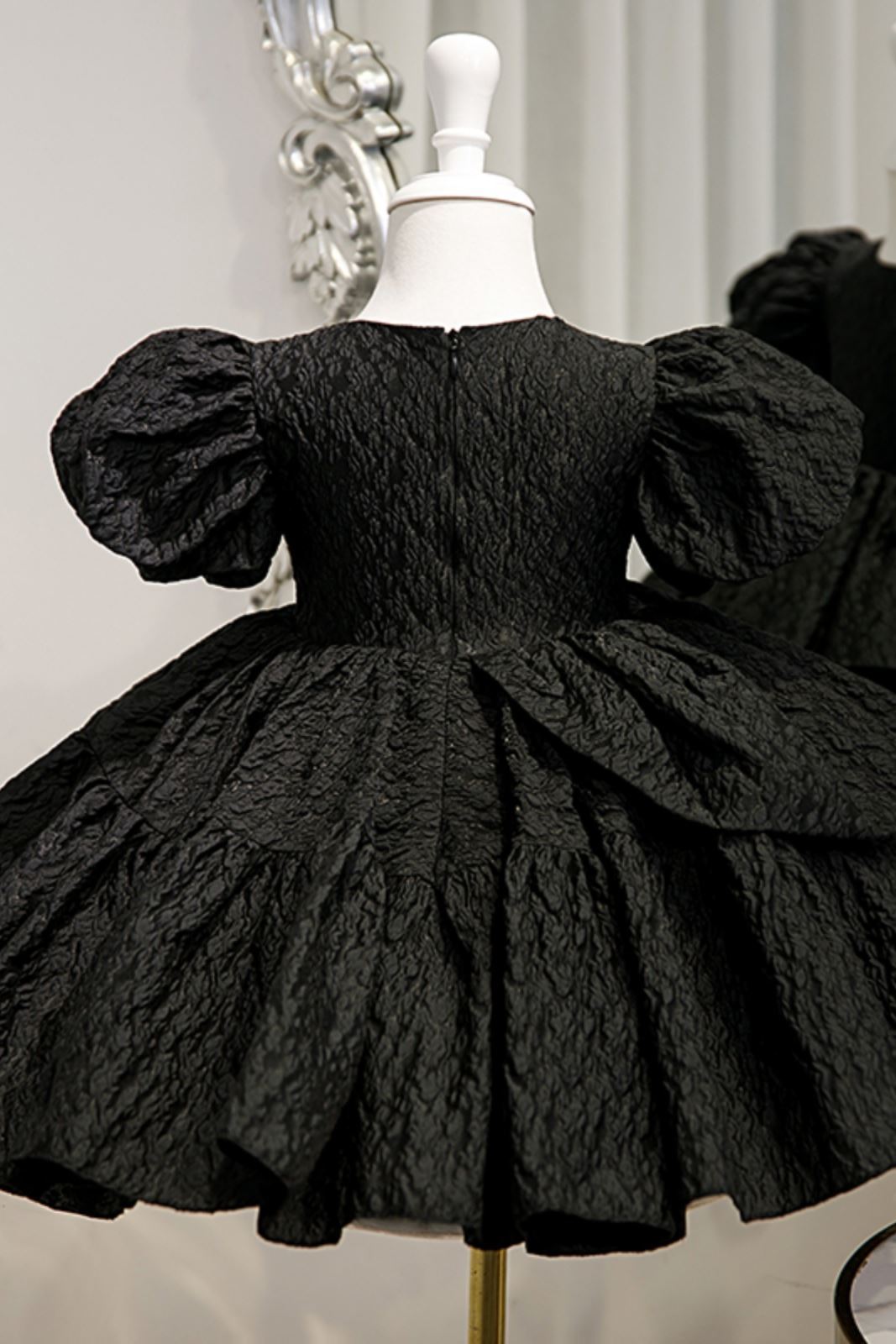 Prinzessin Runden Wadenlang Satin Blumenmädchenkleider in Schwarz