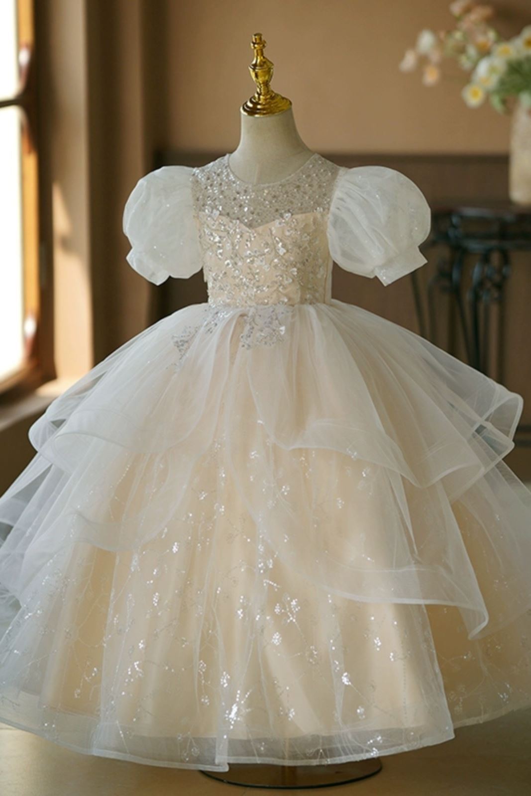 Prinzessin Runden Bodenlang Organza Blumenmädchenkleider in Weiß