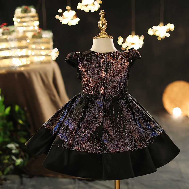 Prinzessin Scoop Satin Blumenmädchenkleider in Schwarz