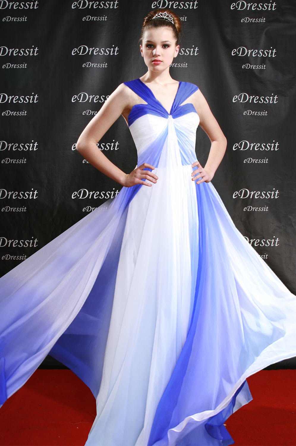 V-Cut Breath Taking Gradient Halter Evening Dress