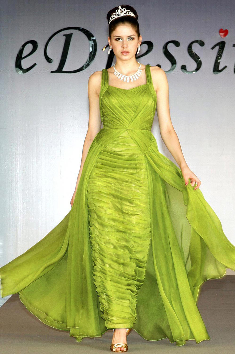 Stylish Jennifer Lopez Green Evening Party Dress