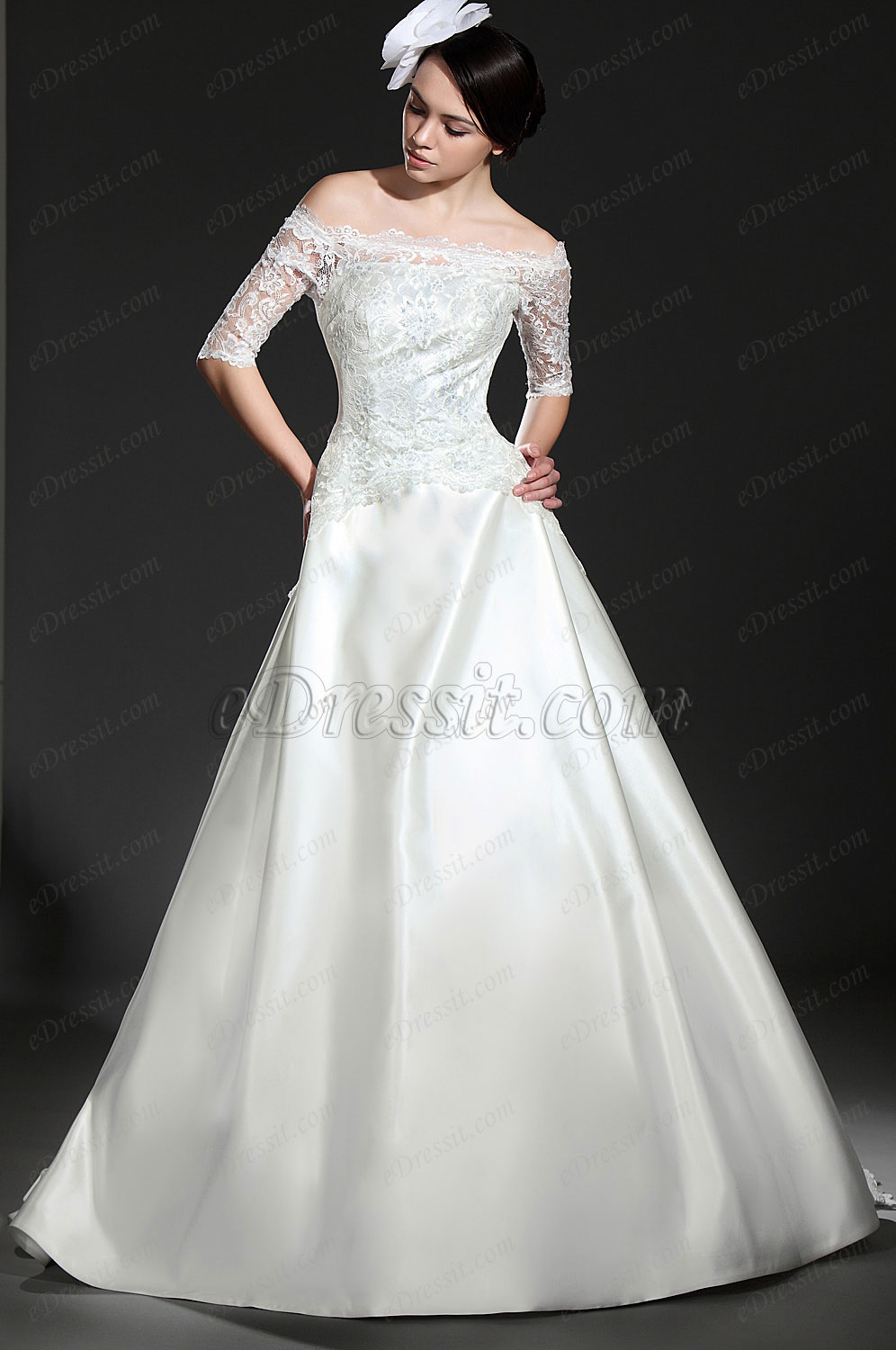 New Elegant Lace Wedding Gown