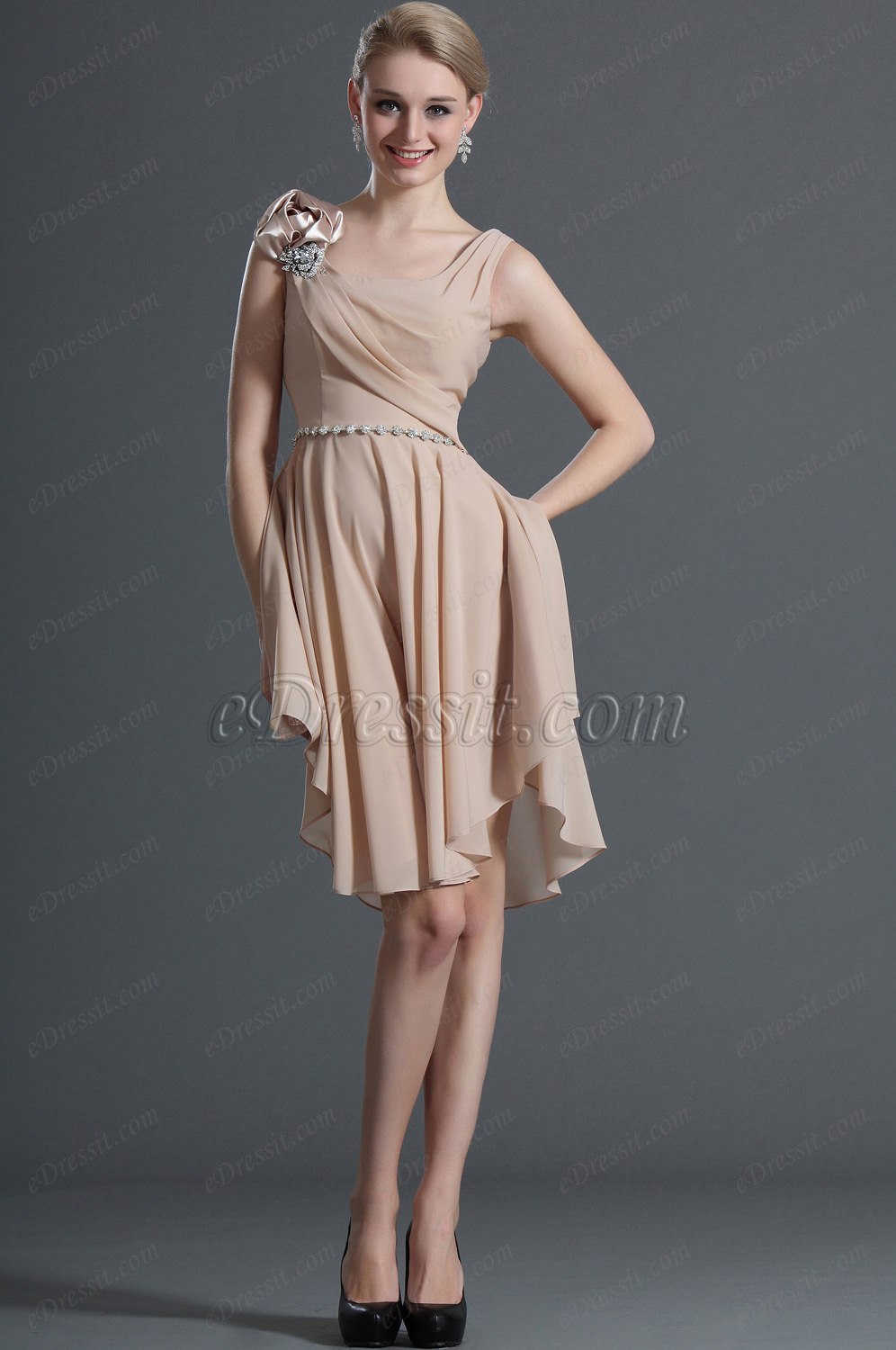 Elegante Robe de Cocktail Romantique