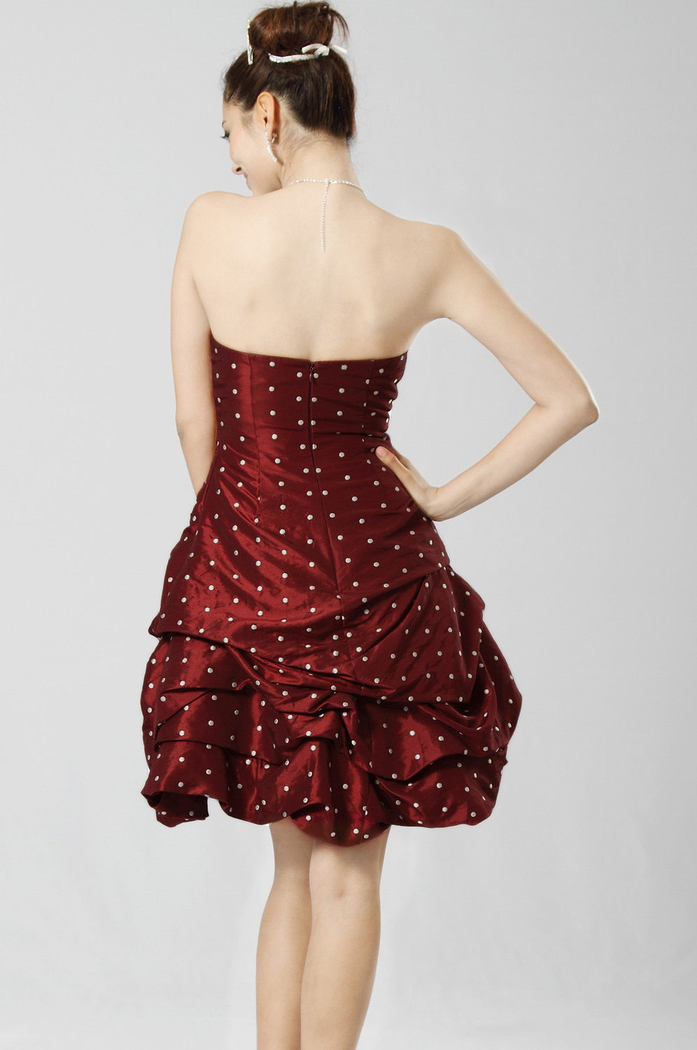 traegerlos kurze Cocktailkleid