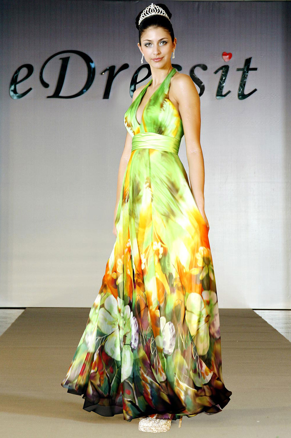 Stylish Halter V-cut Party Dress