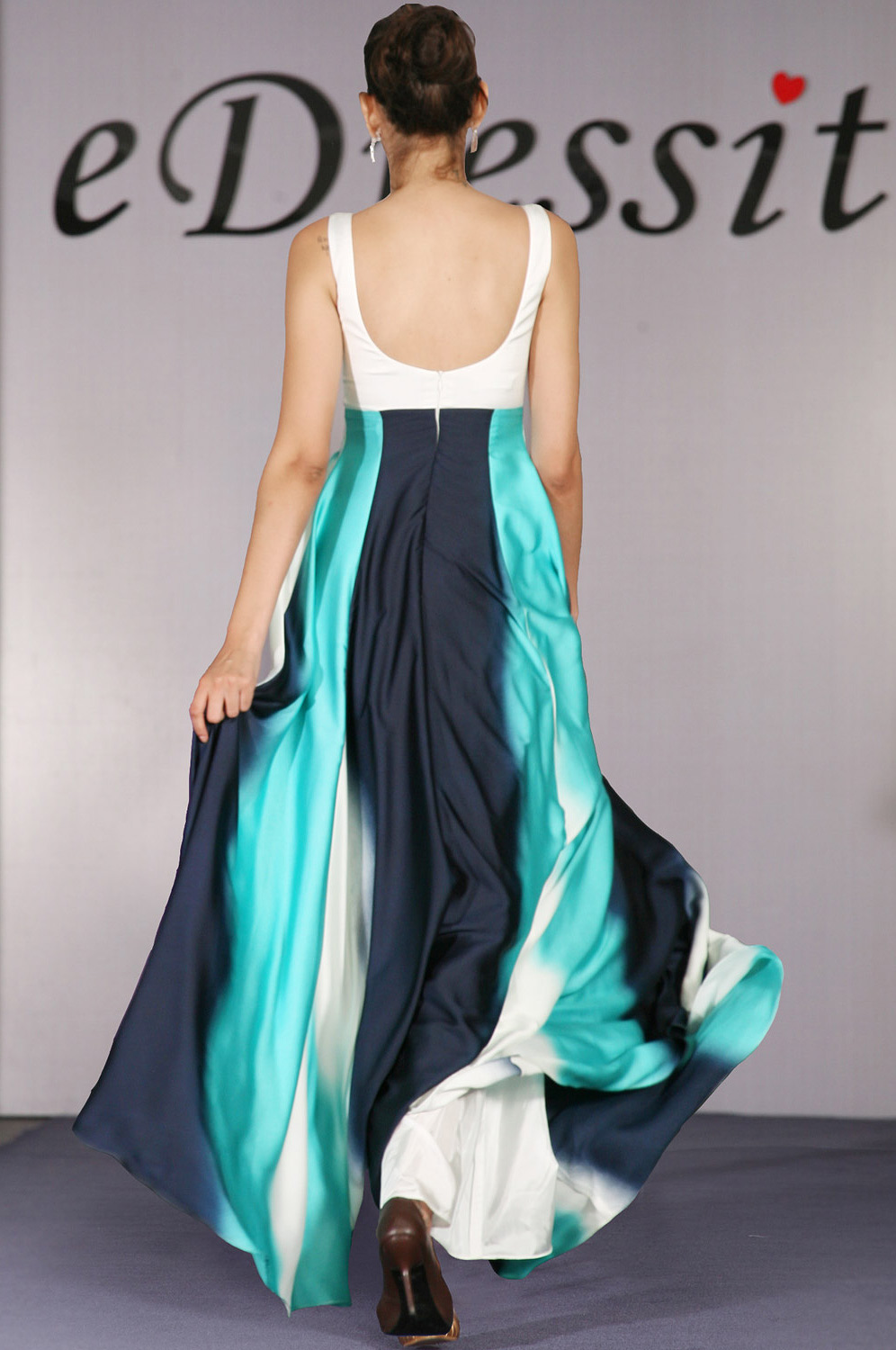 NUEVO LARGO VESTIDO DE NOCHE/ FIESTA