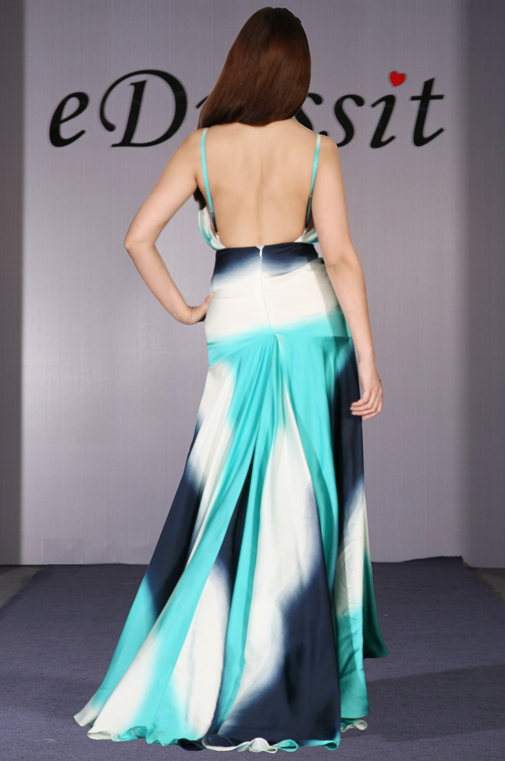 Robe de soirée/élégante/soutenu/vends suberbe