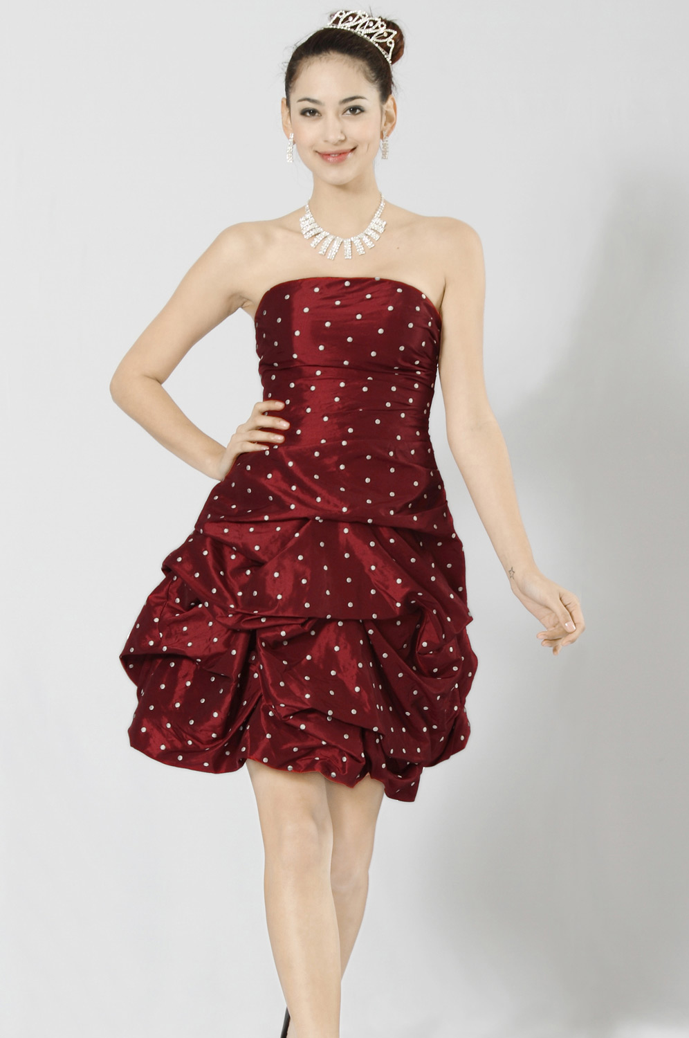 traegerlos kurze Cocktailkleid