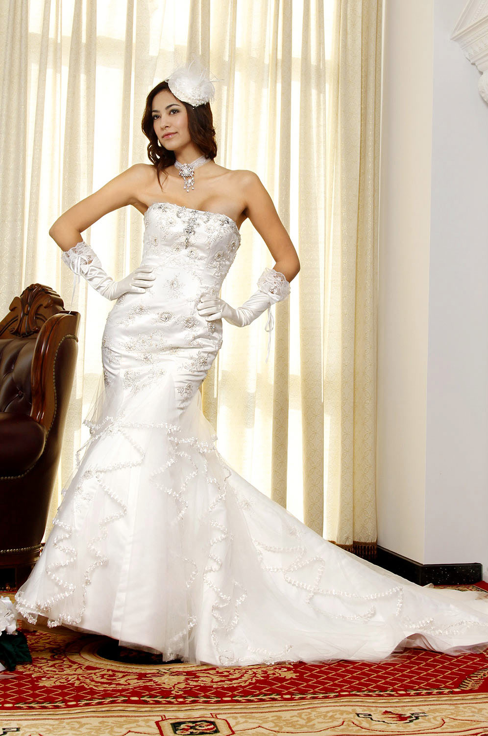 чистое белое великолепное свадебное платье