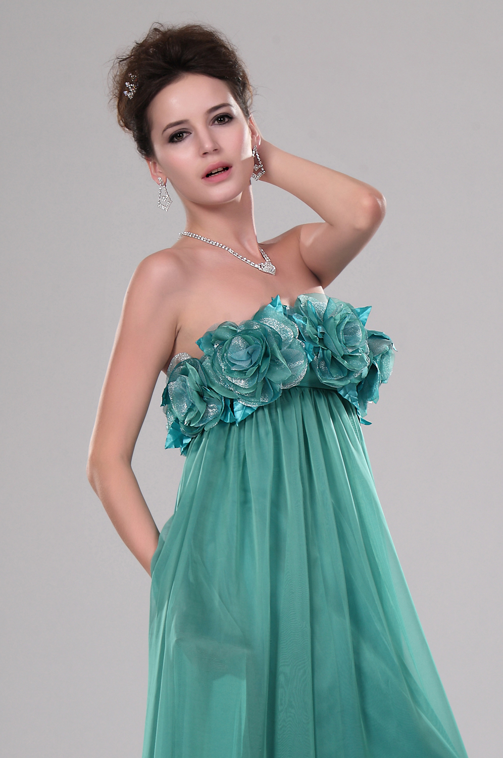 Neue Artikel Traegerlos Wunderbar Abendkleid mit Blumen Brust